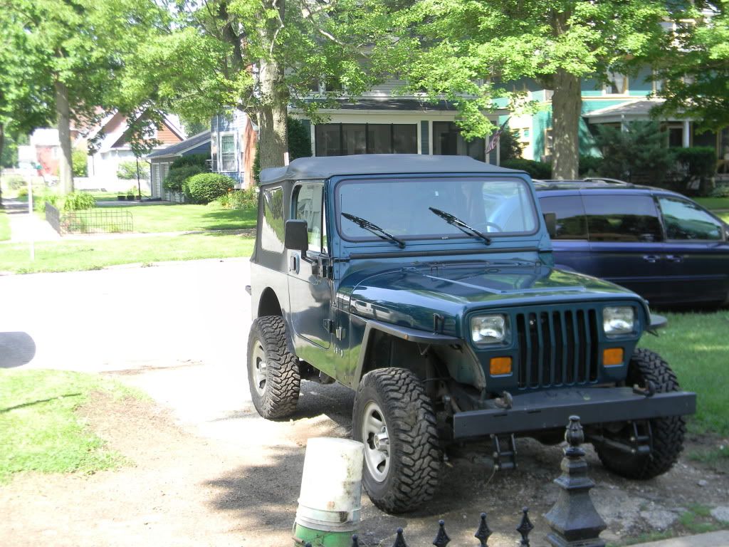 YJ with no rear fender flares.